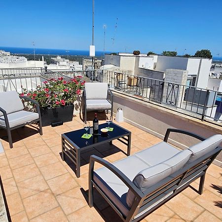 Casa Josephina - Three Level Stone Home With Balcony, 2 Roof Terraces & Sea Views Остуні Номер фото