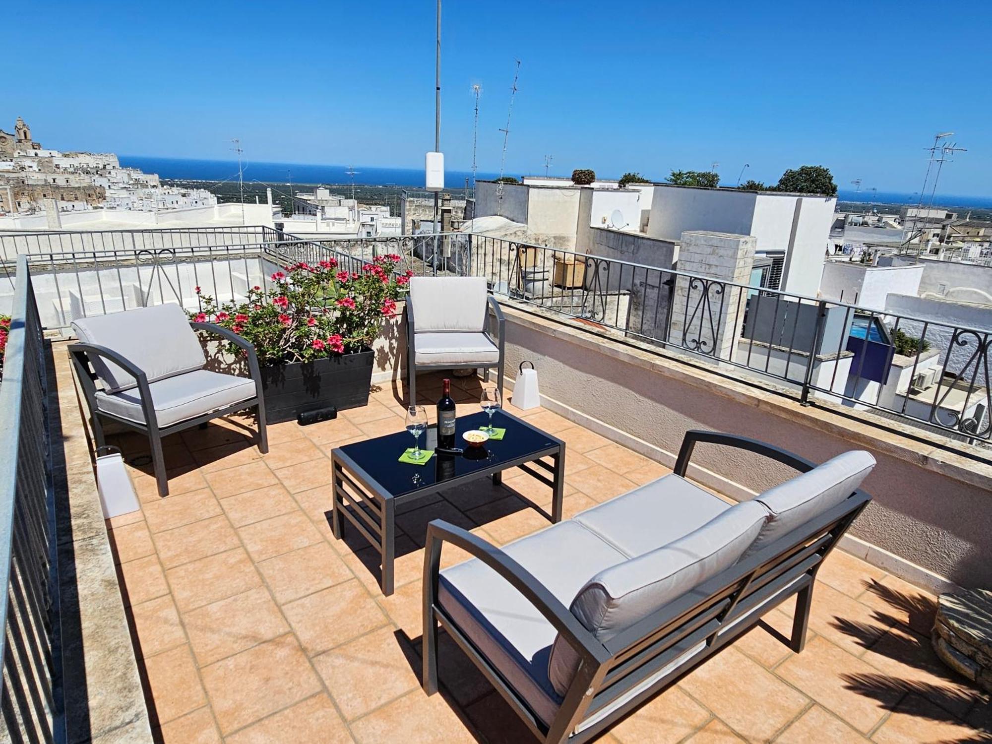 Casa Josephina - Three Level Stone Home With Balcony, 2 Roof Terraces & Sea Views Остуні Номер фото